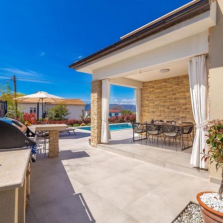Holiday House Villa Andro Pinezići Eksteriør billede