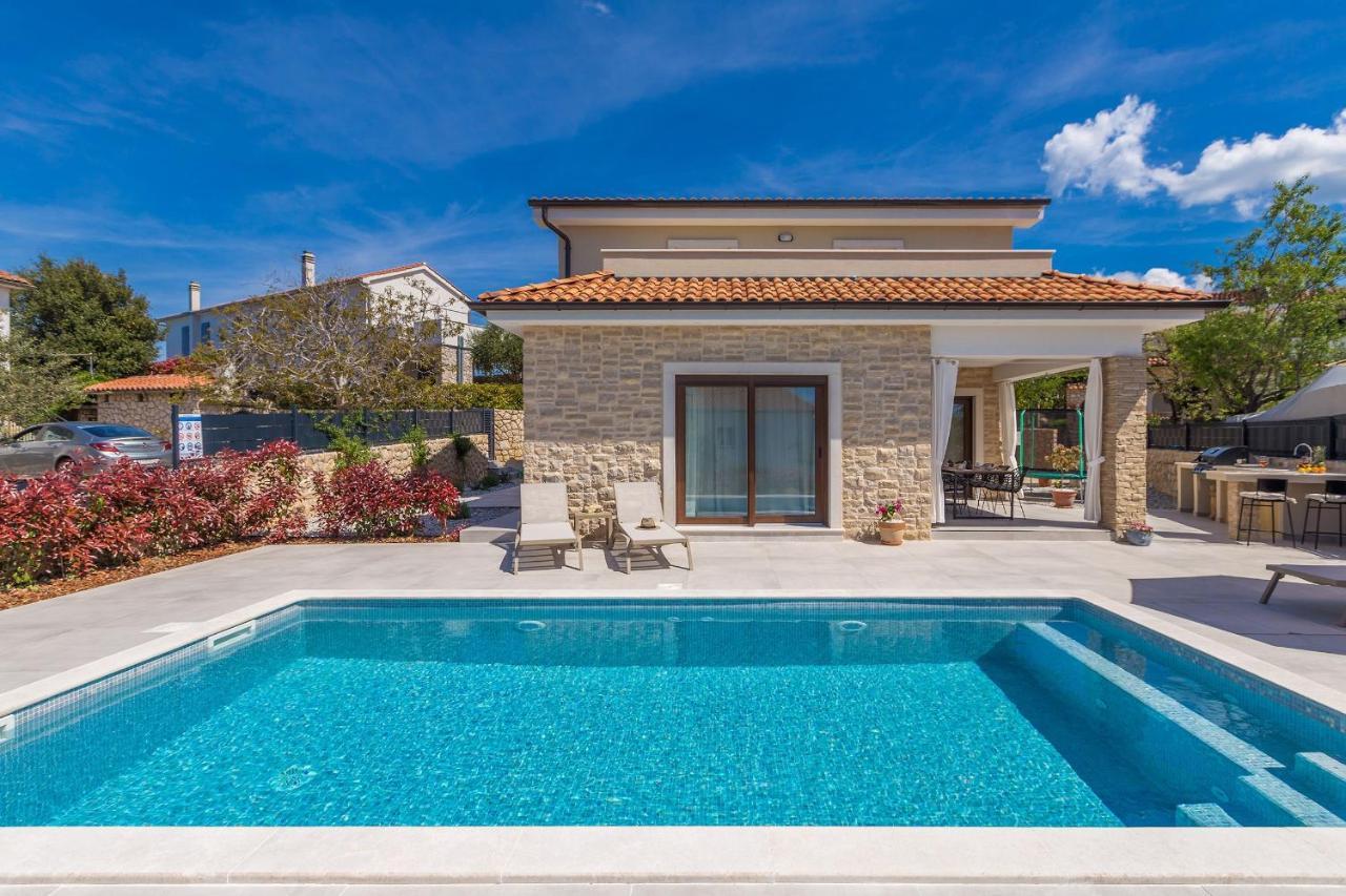 Holiday House Villa Andro Pinezići Eksteriør billede