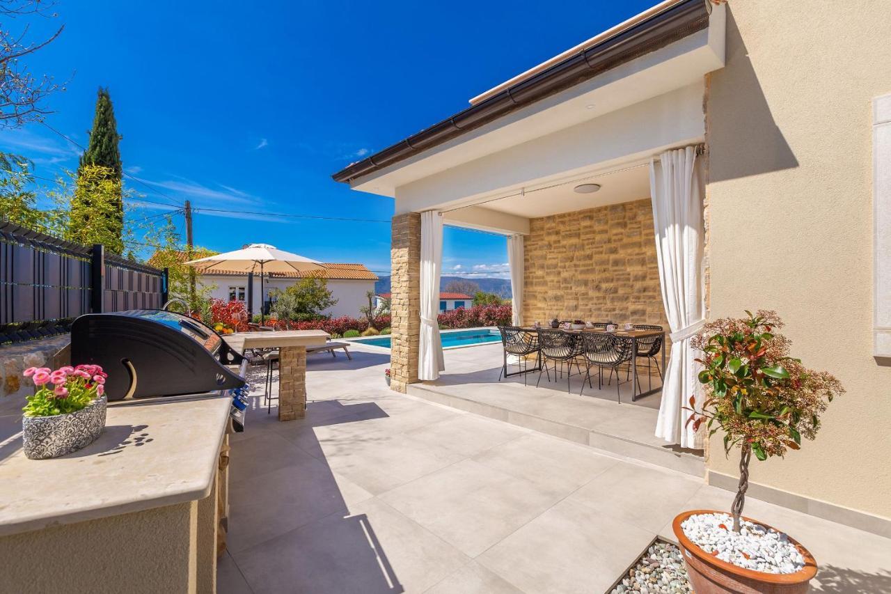 Holiday House Villa Andro Pinezići Eksteriør billede