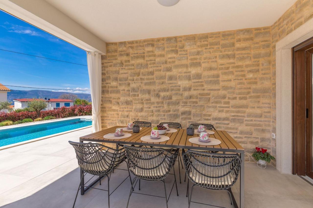 Holiday House Villa Andro Pinezići Eksteriør billede